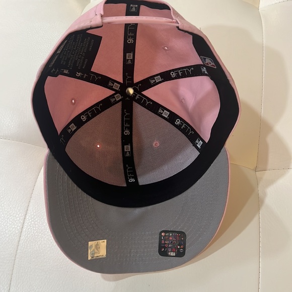 Pink hat - Picture 2 of 4